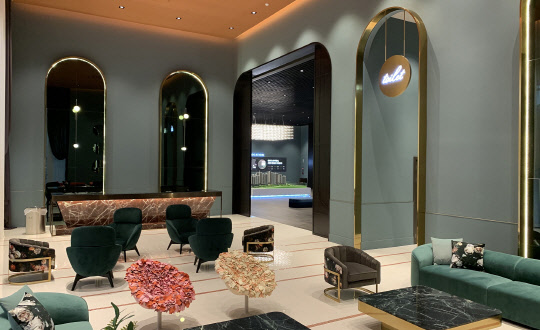 호반써밋 시그니처 견본주택 카페테리아. <호반건설 제공>